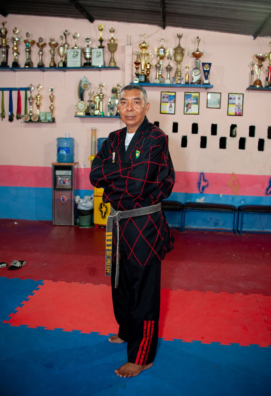 Mestre Jonas Solimões em seu dojang